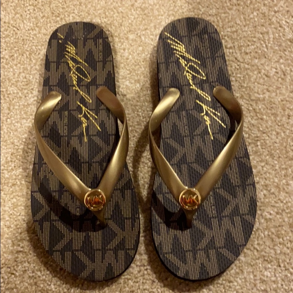 Michael Kors flip flop